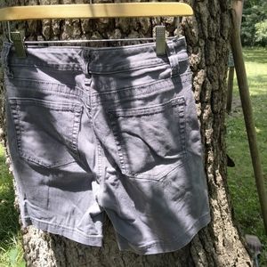 ⬇️ Price Drop! ⬇️ Lee Slender Secret Shorts in size 6